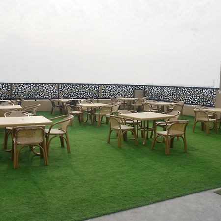 The Rich Hotel & Apartments Lahore Luaran gambar