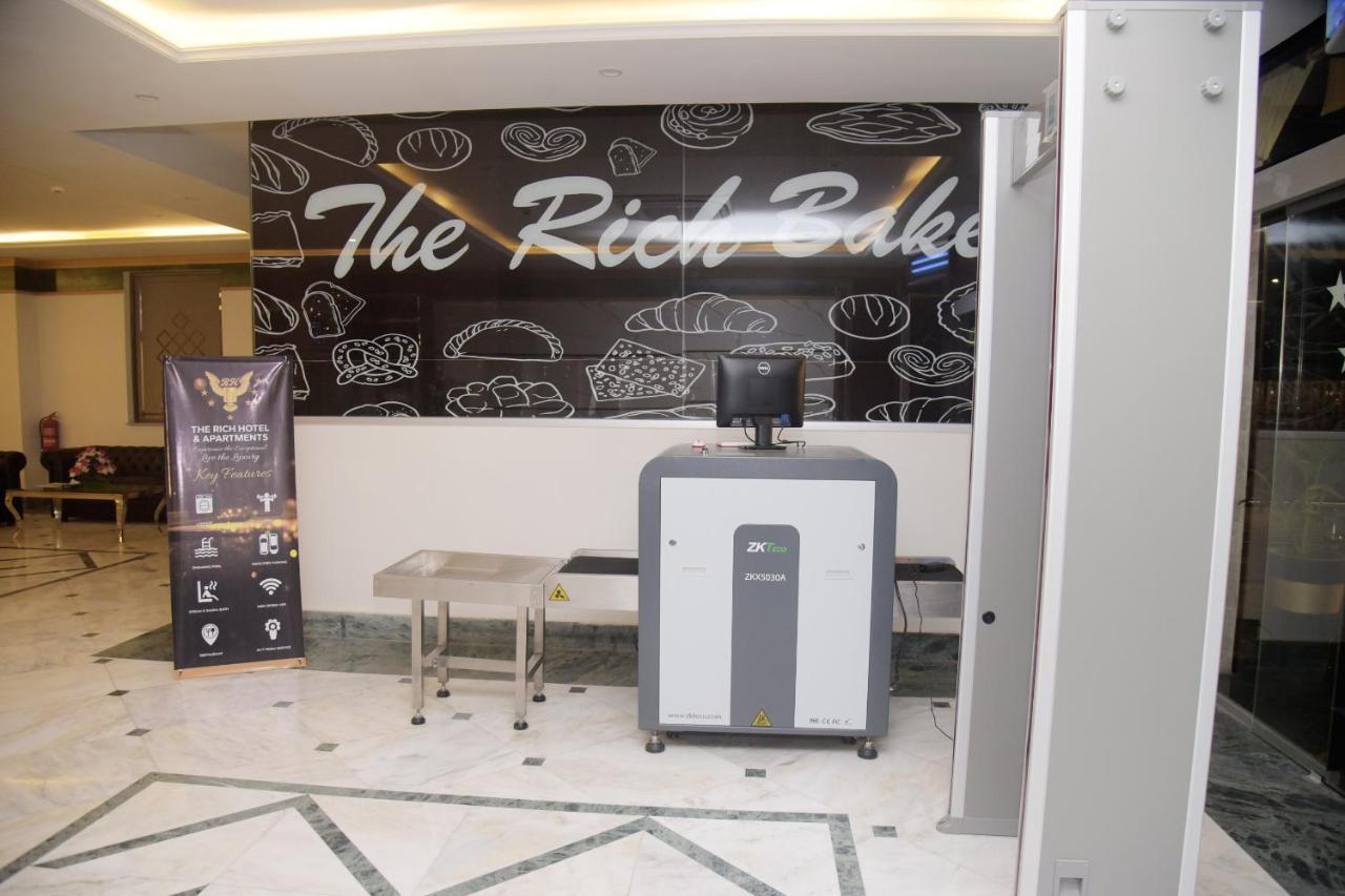 The Rich Hotel & Apartments Lahore Luaran gambar