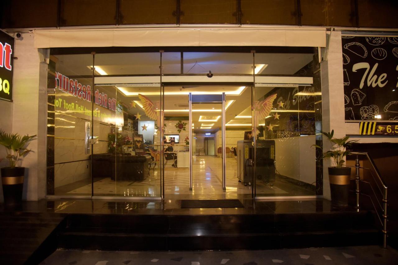 The Rich Hotel & Apartments Lahore Luaran gambar