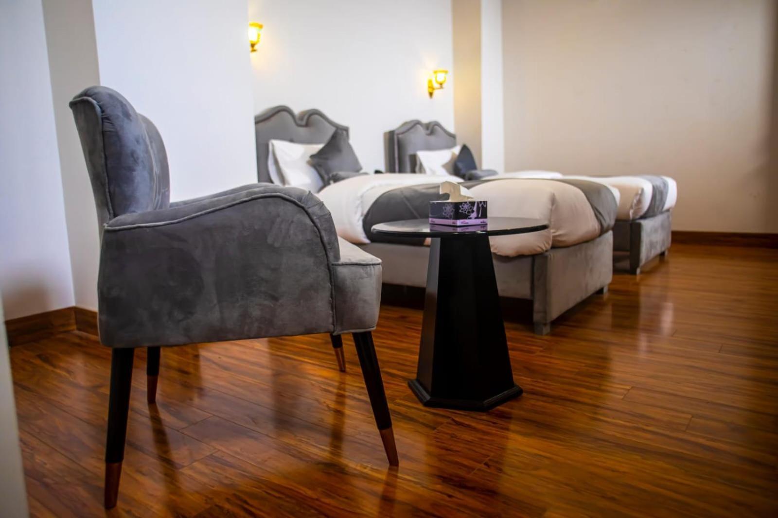 The Rich Hotel & Apartments Lahore Luaran gambar